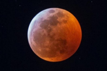 Eclipse total da 'Lua de Sangue' ocorre no próximo dia 26
