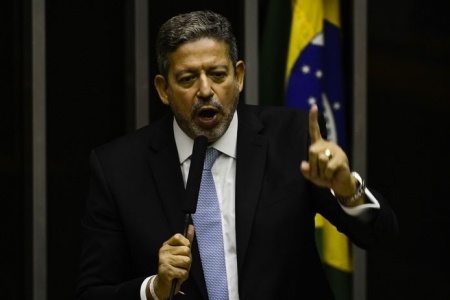 Apoiado por Bolsonaro, Arthur Lira é o novo presidente da Câmara dos Deputados