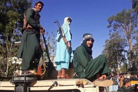 Talibã ordena paralisação da vacinação contra covid-19 no Afeganistão