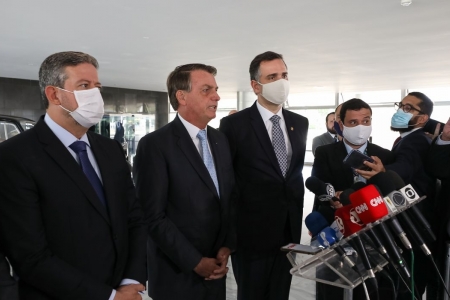 Bolsonaro se reúne com novos presidentes da Câmara e do Senado