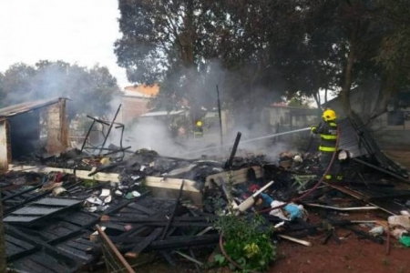 Homem morre carbonizado em incêndio em residência na cidade de Ijuí