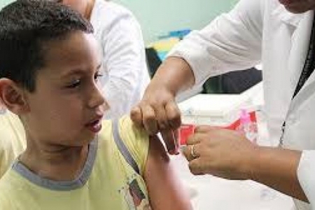 Meninos também receberão vacina contra HPV a partir de 2017