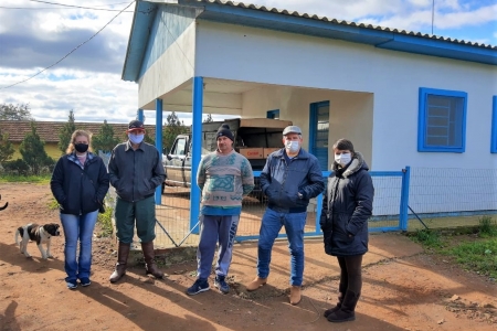 Produtores Caibateenses realizam visita técnica a granja avícola em Cerro Largo